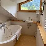 Appartement Sunny Apt, Fabulous View & Balcony, Sleeps 8 *