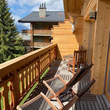 Appartement Sunny Apt, Fabulous View & Balcony, Sleeps 8 *