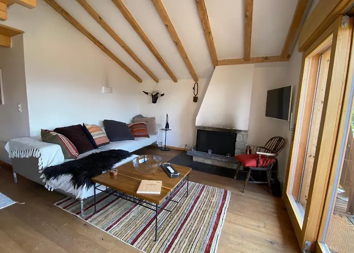 Sunny Apt, Fabulous View & Balcony, Sleeps 8 Apartment