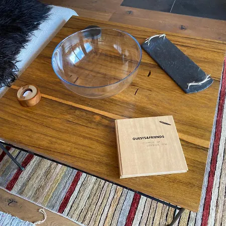 Sunny Apt, Fabulous View & Balcony, Sleeps 8